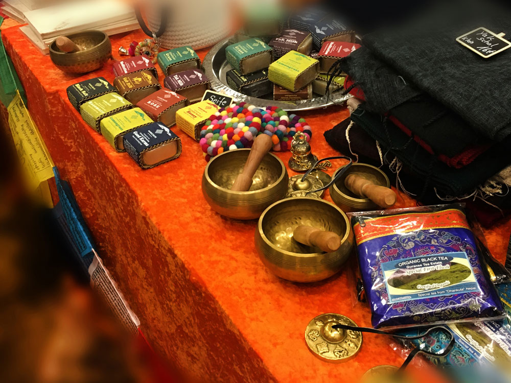 der Stand von Vision for the World auf dem Altstadt Weihnachtsmarkt Fürth der Stand von Vision for the World auf dem Altstadt Weihnachtsmarkt Fürth